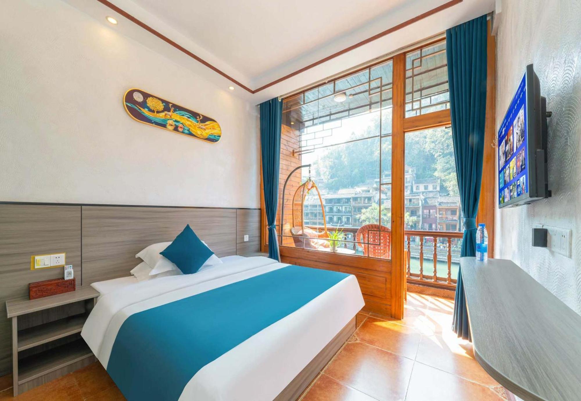 Fenghuang Memory Linjiang Inn Eksteriør bilde