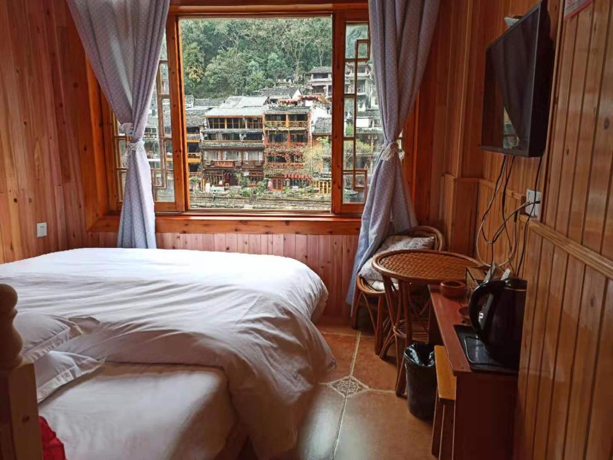 Fenghuang Memory Linjiang Inn Eksteriør bilde
